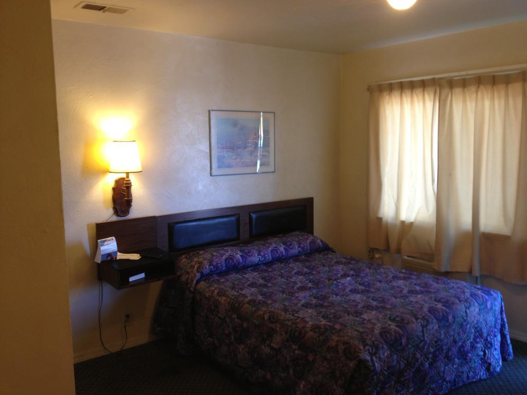 Budget Inn Грийн Ривър Екстериор снимка